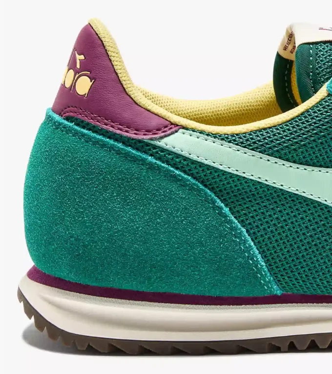 Cross Low-Profile-Sneaker aus Wildleder