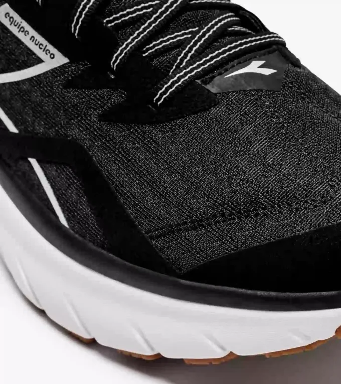 Equipe Nucleo Laufschuhe