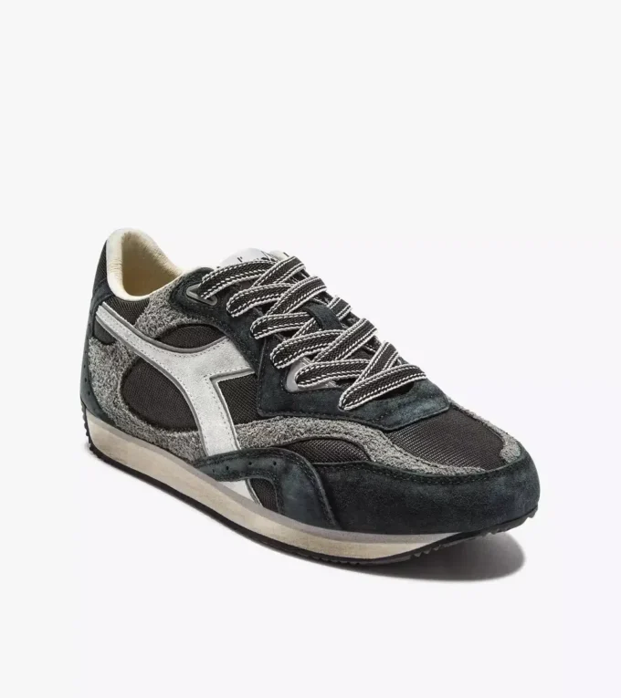 Equipe Revenge Used Low-Profile-Sneaker im Heritage-Stil