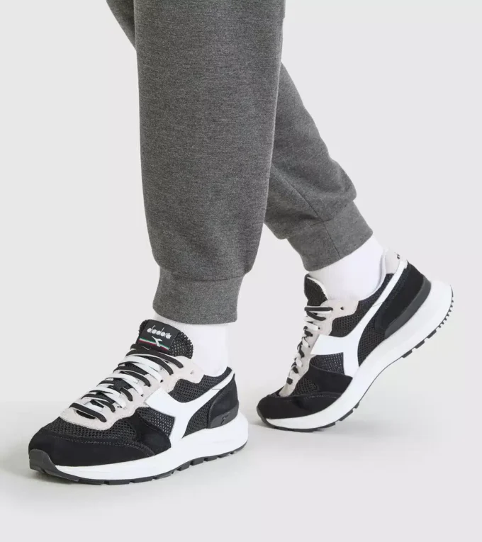 Kmaro 42 Suede Mesh Sportschuhe – Unisex Kmaro 42 Suede Mesh Sportschuhe – Unisex
