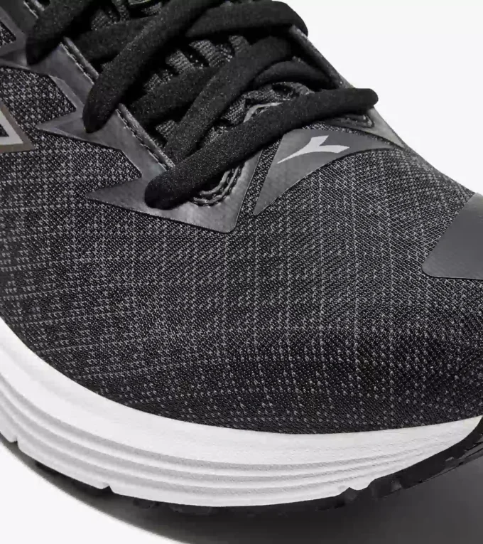 Mythos Blushield 10 Vortice Hip Laufschuh mit reflektierenden Details – Dämpfung und Schutz