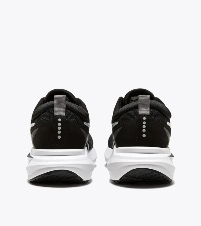 Mythos Blushield Vigore 3 Wide Laufschuh mit breiter Passform – Stabilität und Schutz