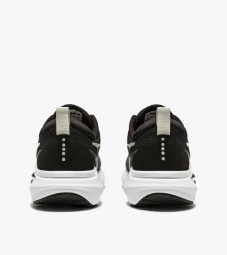 Mythos Blushield Vigore 3 Wide W Laufschuh mit breiter Passform – Stabilität und Schutz