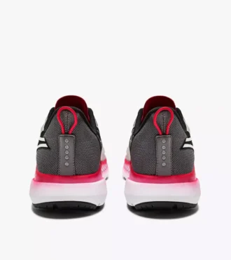 Mythos Blushield Volo 4 Laufschuh – Stabilität und Leichtigkeit