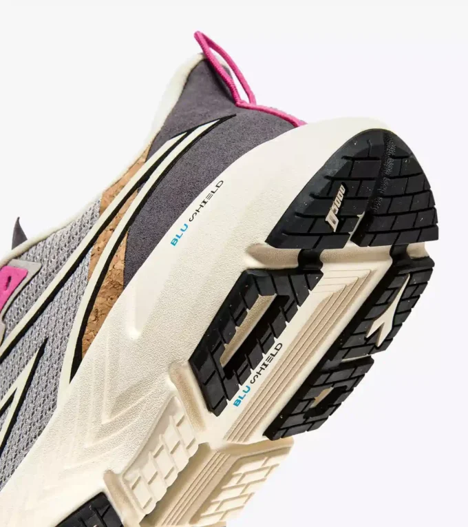 Mythos Blushield Volo 4 W 2030 Laufschuh – Hergestellt aus Materialien mit reduzierter Umweltbelastung