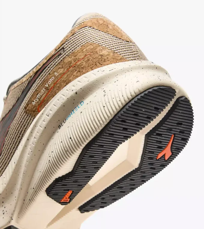 Mythos Blushield Volo 5 2030 Laufschuh mit geringerer Umweltbelastung – Stabilität und Leichtigkeit