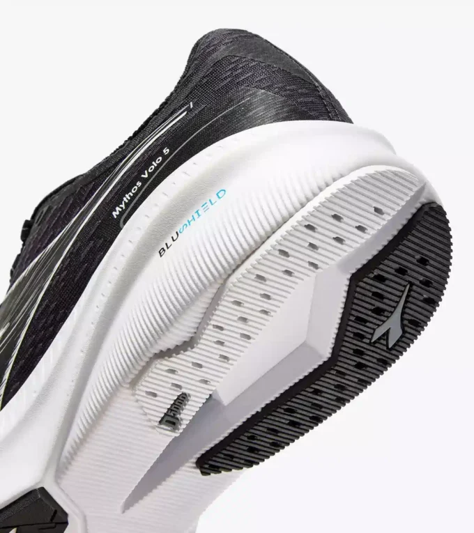 Mythos Blushield Volo 5 W Laufschuh – Stabilität und Leichtigkeit