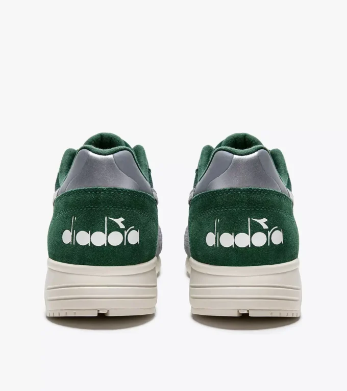 N902 Hairy Suede Sportliche Sneaker – geschlechtsneutral