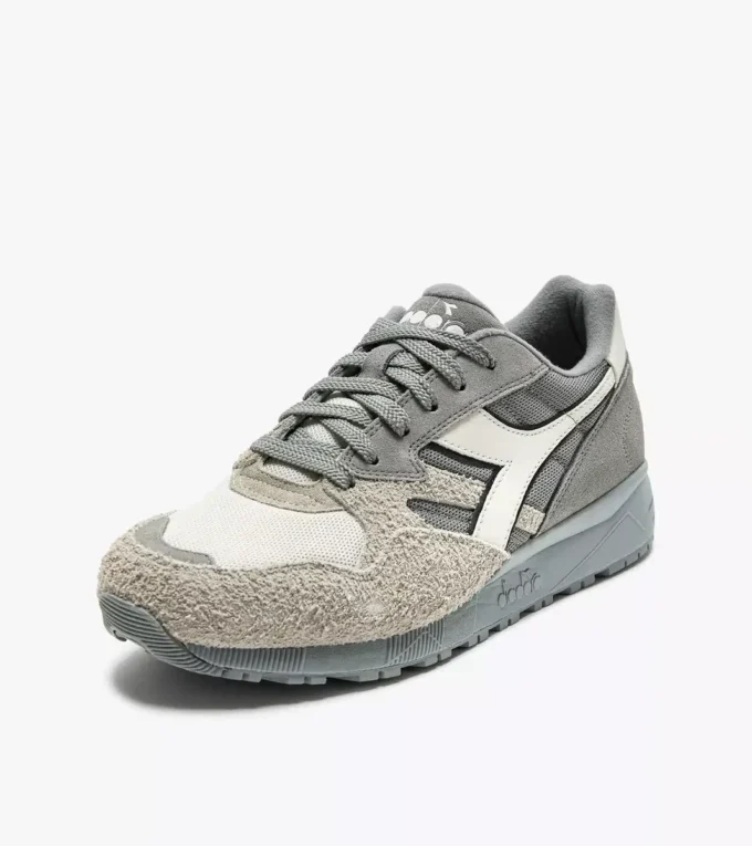 N902 Hairy Suede Sportliche Sneaker – geschlechtsneutral