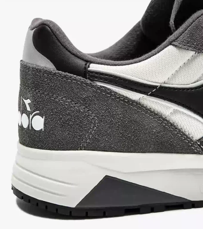 N902 Sportliche Sneaker