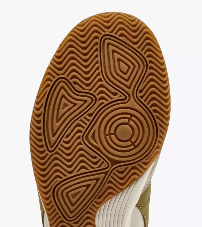 Seoul Indoor Terrace-inspirierte Ledersneaker