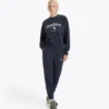 Sweatshirt Crew Athl. Logo Sweatshirt mit Rundhalsausschnitt – Unisex Sweatshirt Crew Athl. Logo Sweatshirt mit Rundhalsausschnitt – Unisex