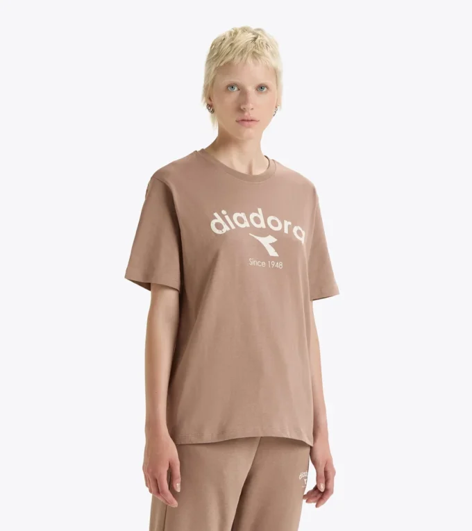 T-Shirt Ss Athl. Logo T-Shirt – geschlechtsneutral T-Shirt Ss Athl. Logo T-Shirt – geschlechtsneutral